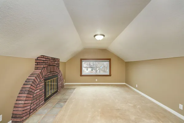 $2,400 | 3841 North Aldrich Avenue, Minneapolis, MN 55412