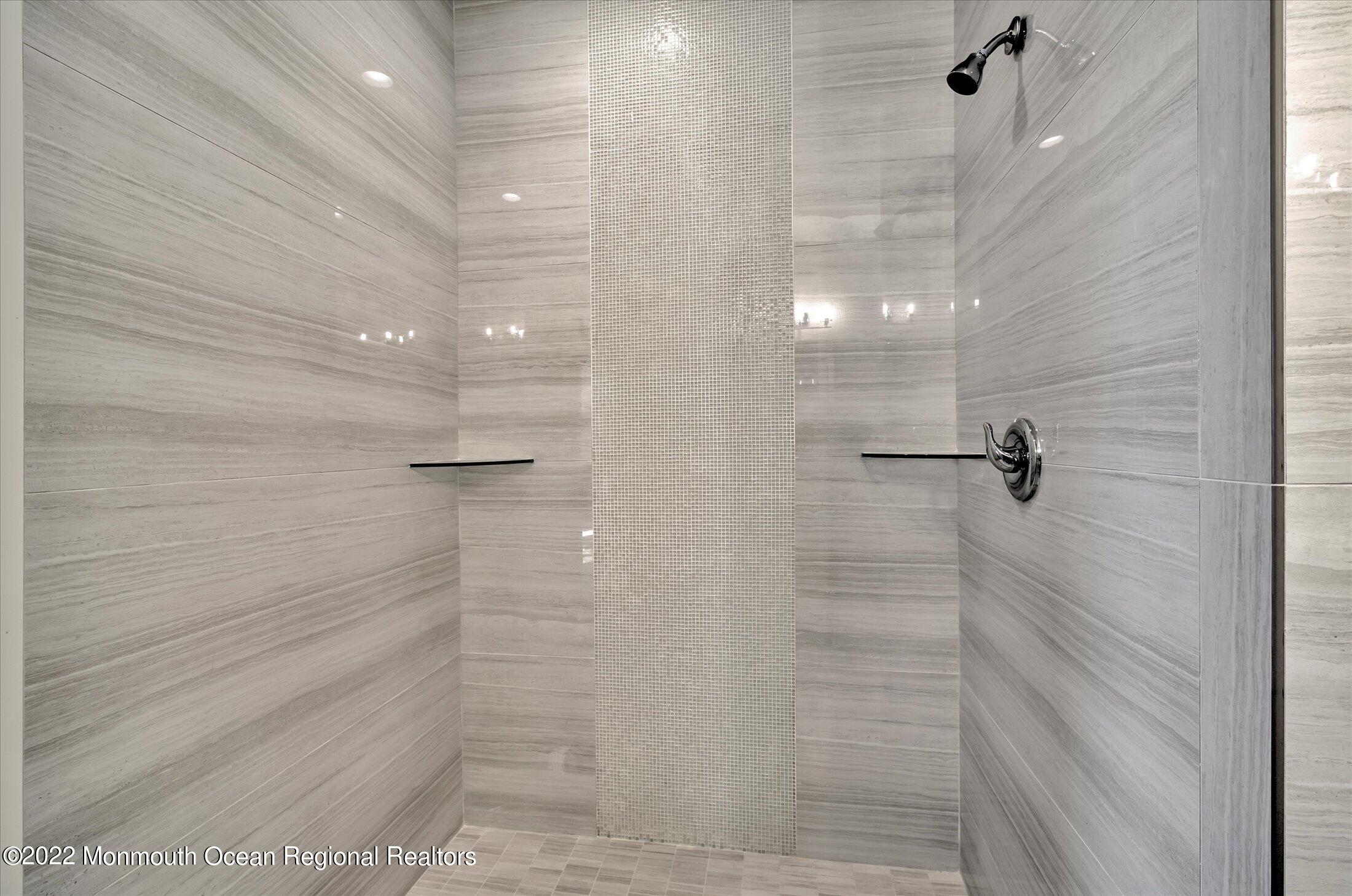 109 Hedgerow Lane Manalapan, NJ 07726 - Photo 9 of 34 MASTER BATHROOM