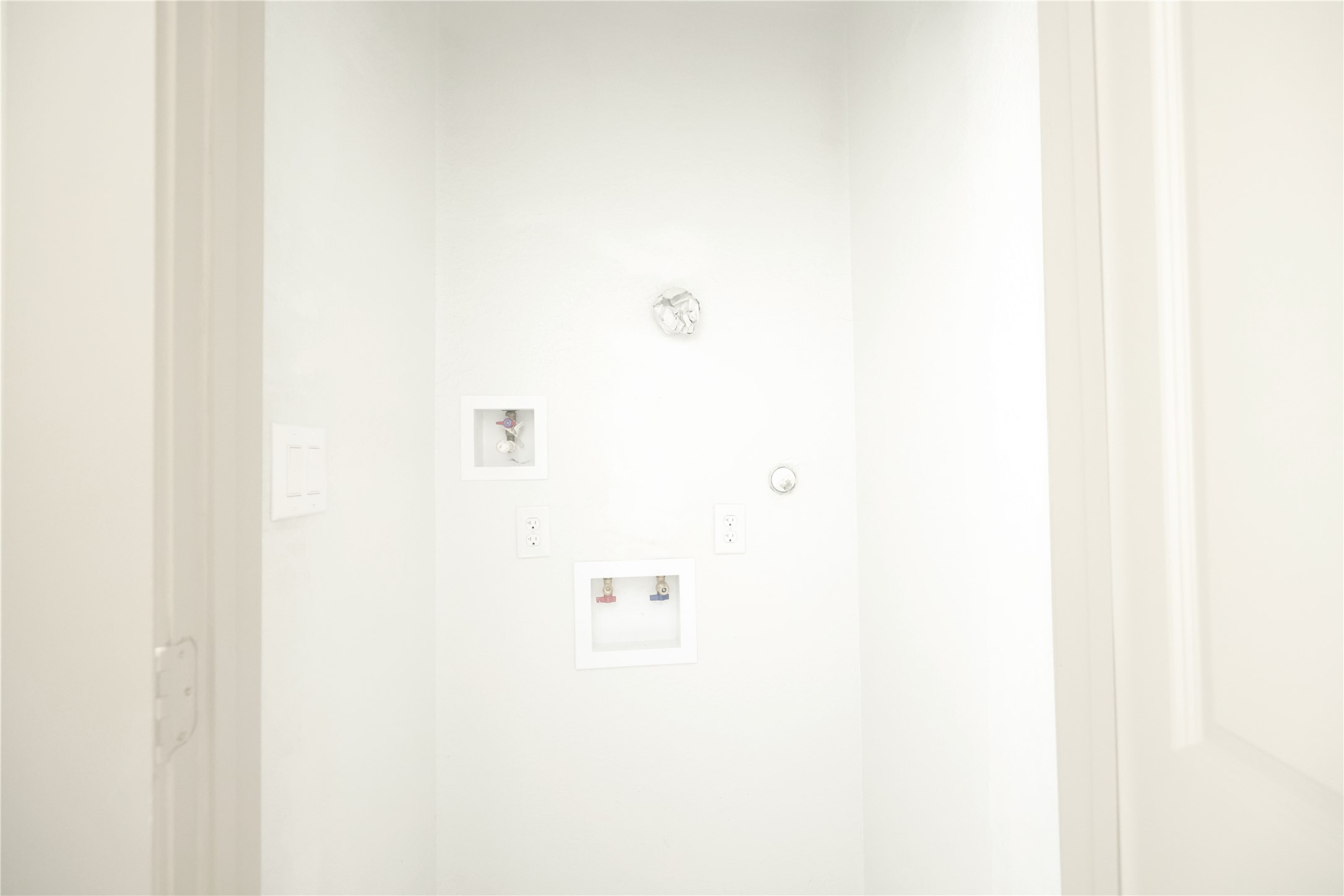 113 Bolden Street, Unit A Houston, TX 77029 - Photo 5 of 14 a bathroom with a shower