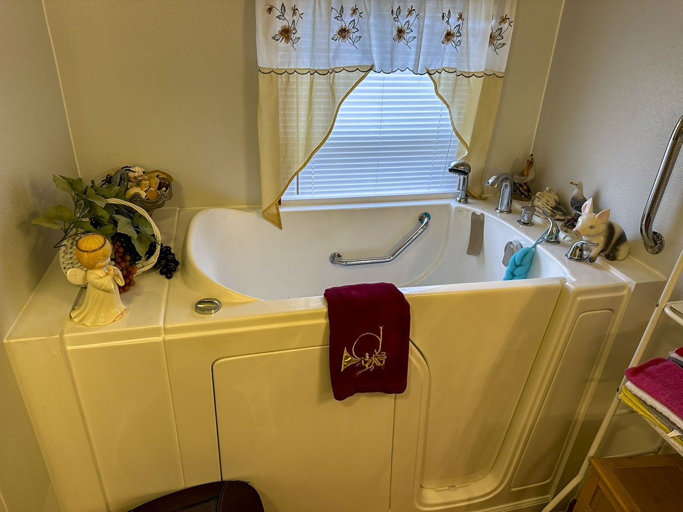2641 Stanley Valley Road Surgoinsville, TN 37873 - Photo 17 of 26 a bathroom with a sink and mirror