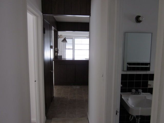 22859 David Eastpointe, MI 48021 - Photo 8 of 19 31089067-7.JPG