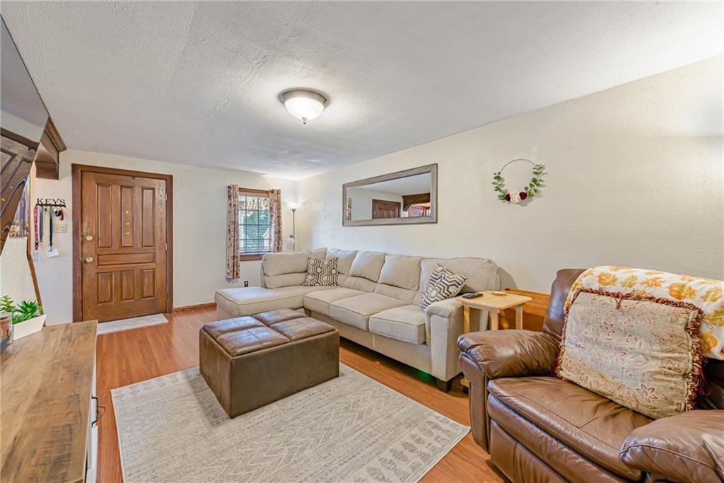 36 Kennedy Lane McKees Rocks, PA 15136 - Photo 4 of 46 a living room with furniture