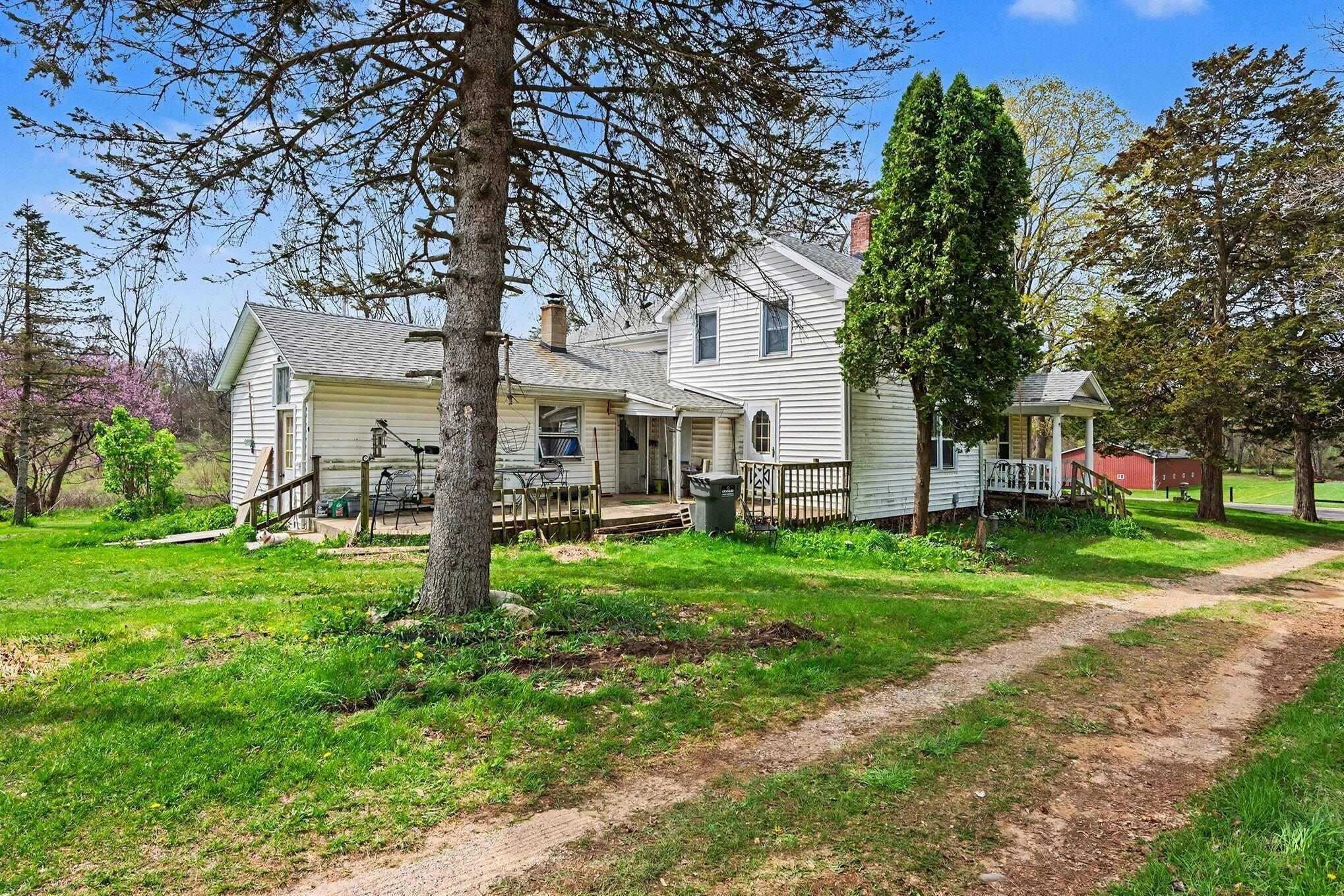 12436 6 Mile Road Battle Creek, MI 49014 - Photo 3 of 21 003_file_2404