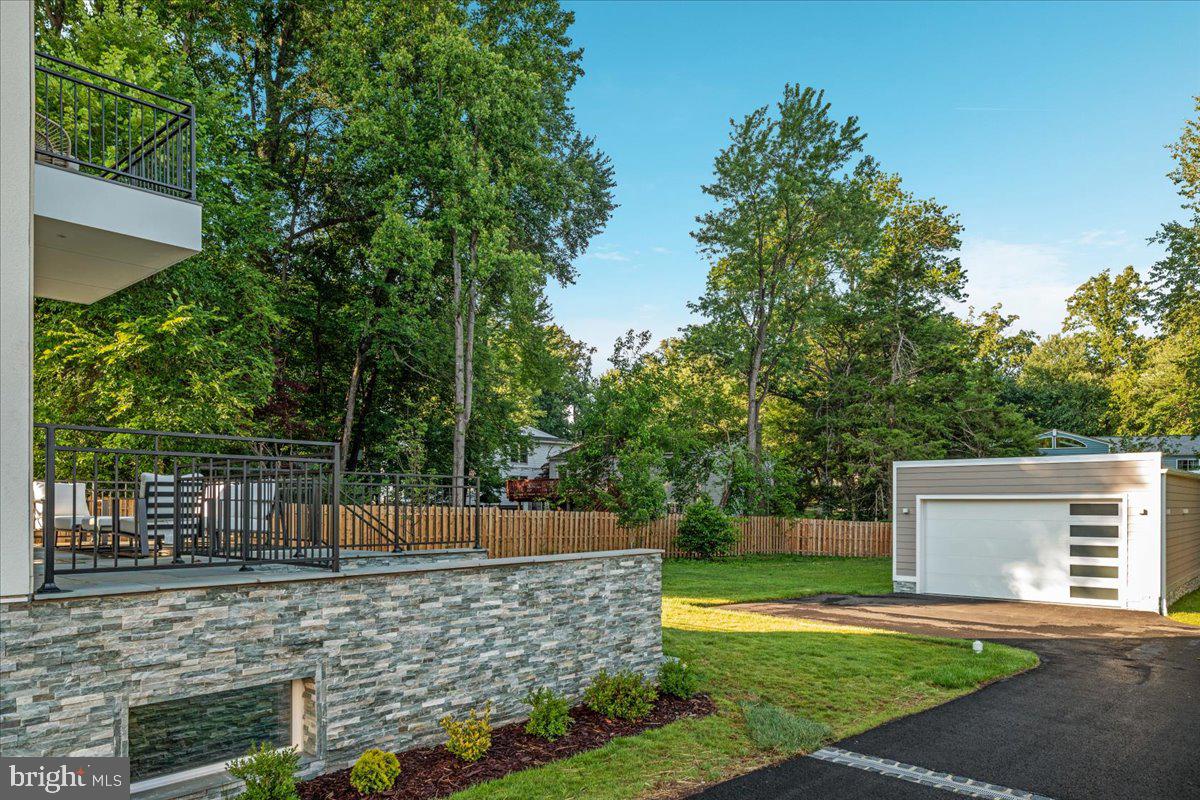2841 Edgelea Road Vienna, VA 22181 - Photo 64 of 66