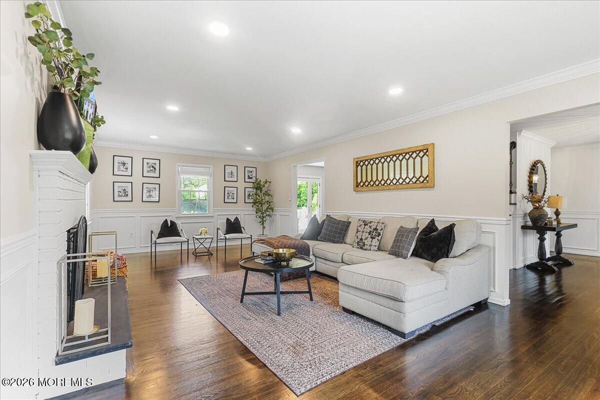 16 Newcastle Road Freehold, NJ 07728 - Photo 8 of 32 10-Family Room