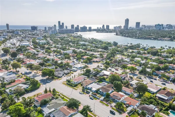 $1,900 | 1510 Normandy Drive, Unit A, Miami Beach, FL 33141