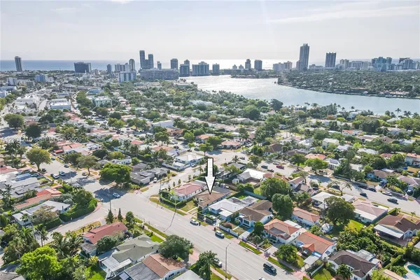 $1,900 | 1510 Normandy Drive, Unit A, Miami Beach, FL 33141