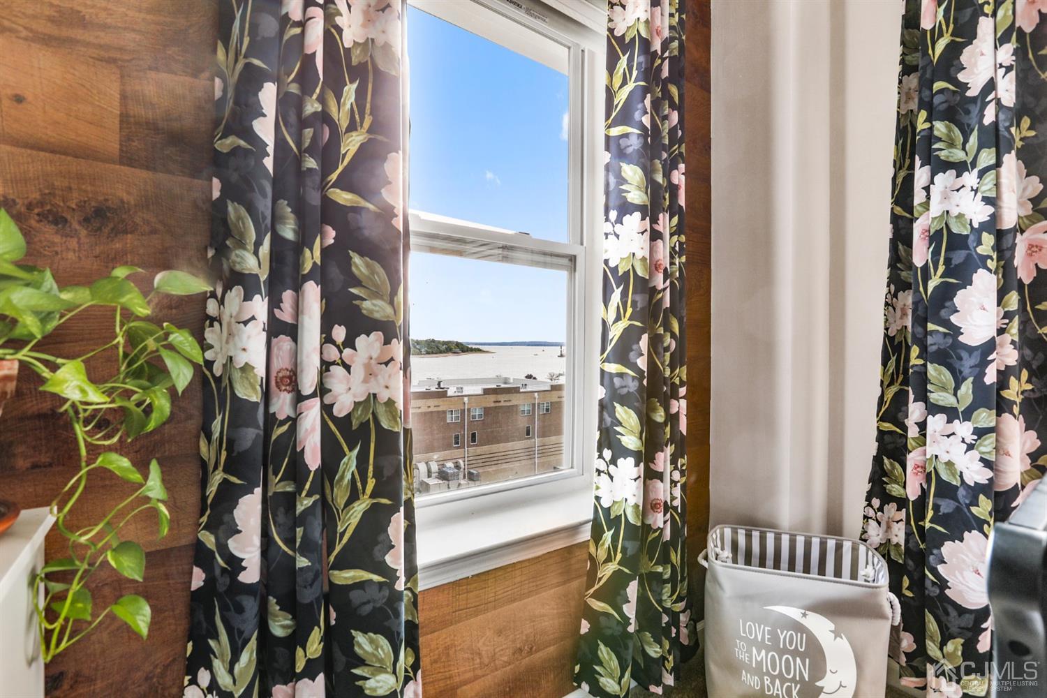 358 Rector Street, Unit 706 Perth Amboy, NJ 08861 - Photo 18 of 20 a view of balcony
