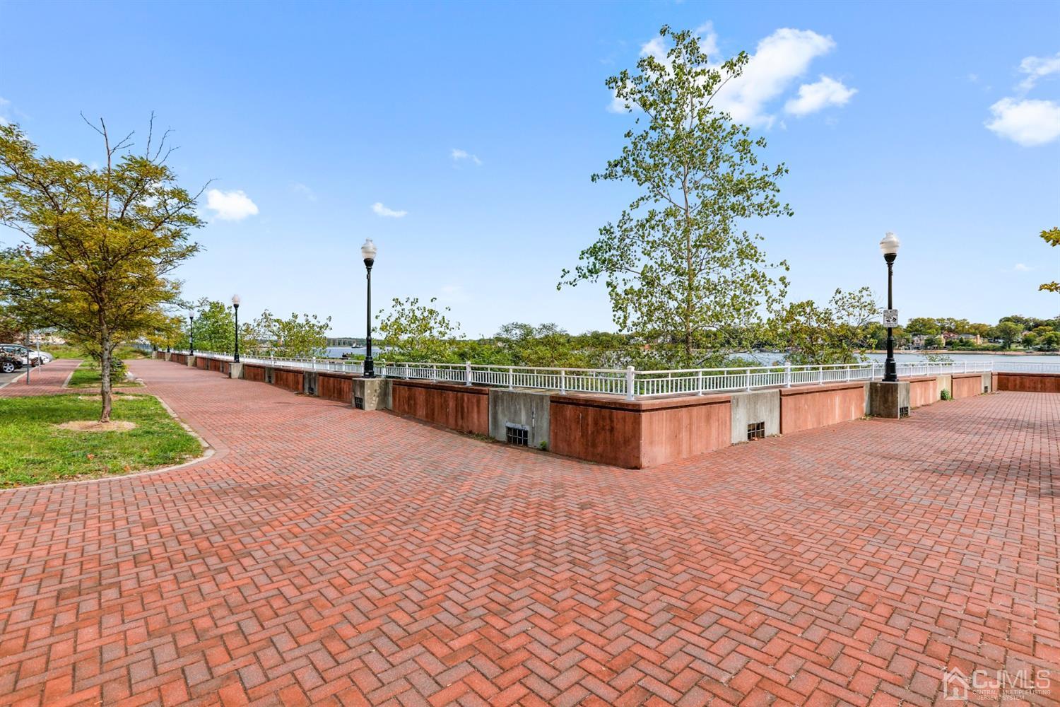 358 Rector Street, Unit 706 Perth Amboy, NJ 08861 - Photo 20 of 20 a view of a terrace with a garden