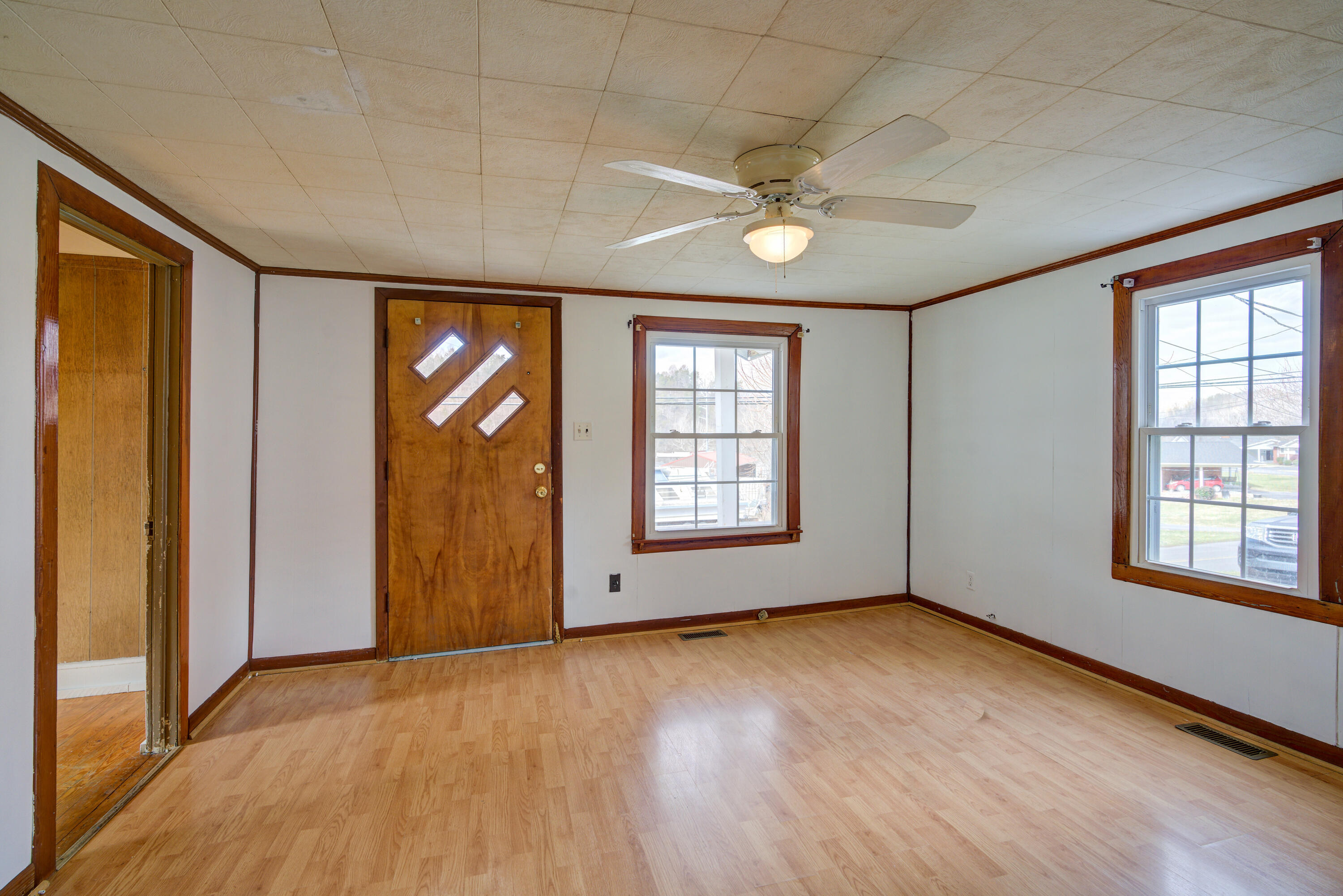 3105 Siam Road Elizabethton, TN 37643 - Photo 14 of 25 Siam--12