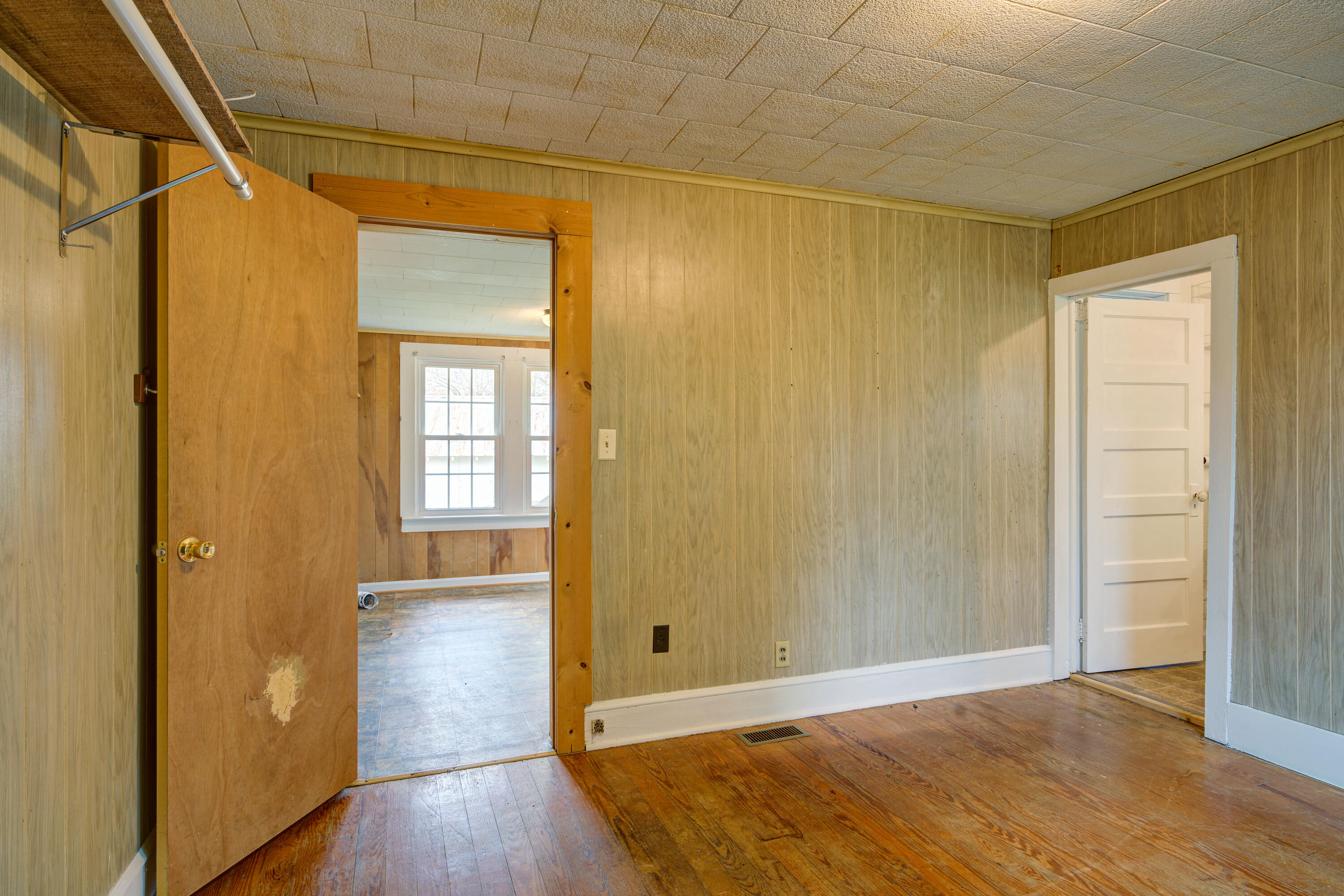 3105 Siam Road Elizabethton, TN 37643 - Photo 16 of 25 Siam--10