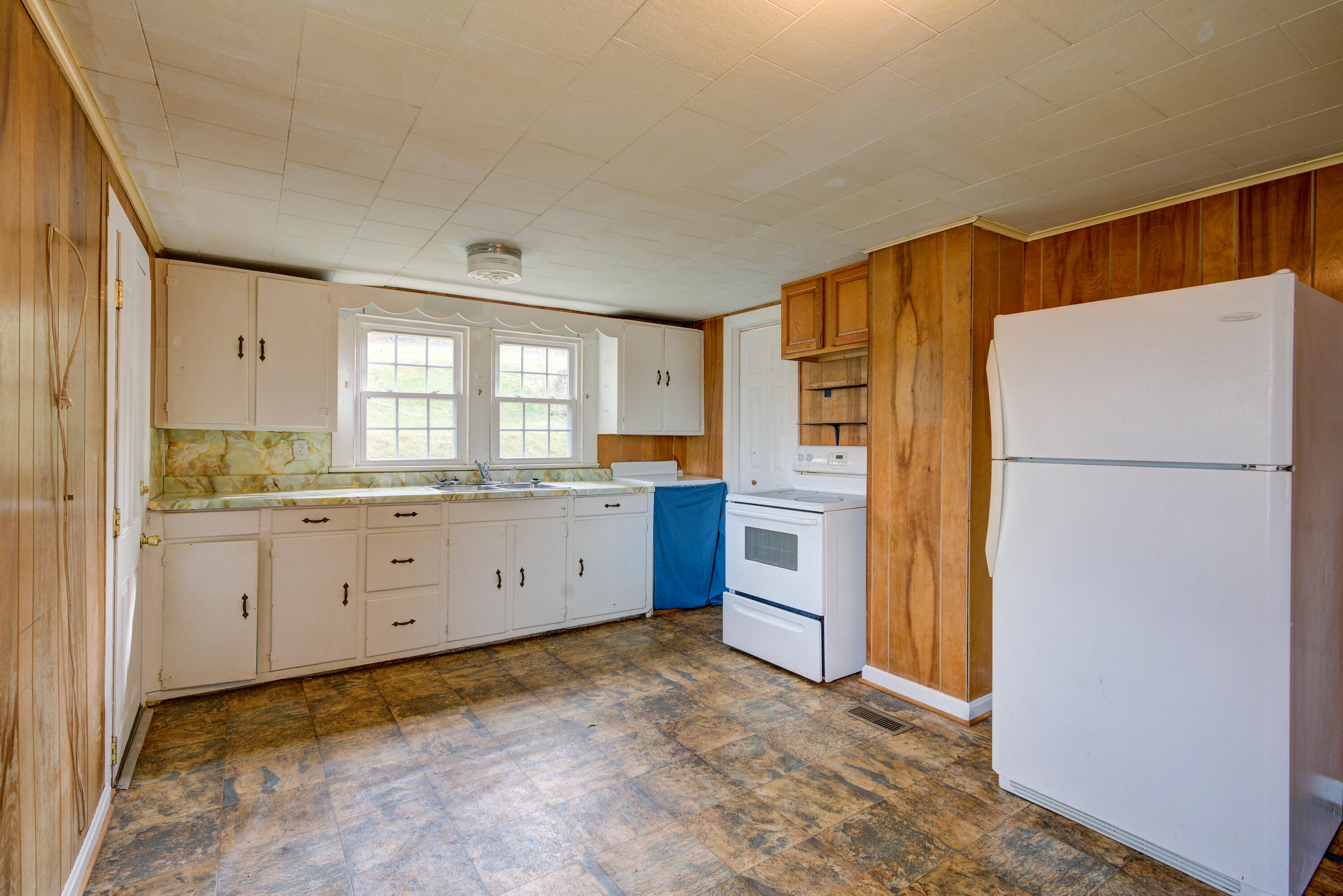 3105 Siam Road Elizabethton, TN 37643 - Photo 20 of 25 Siam--6