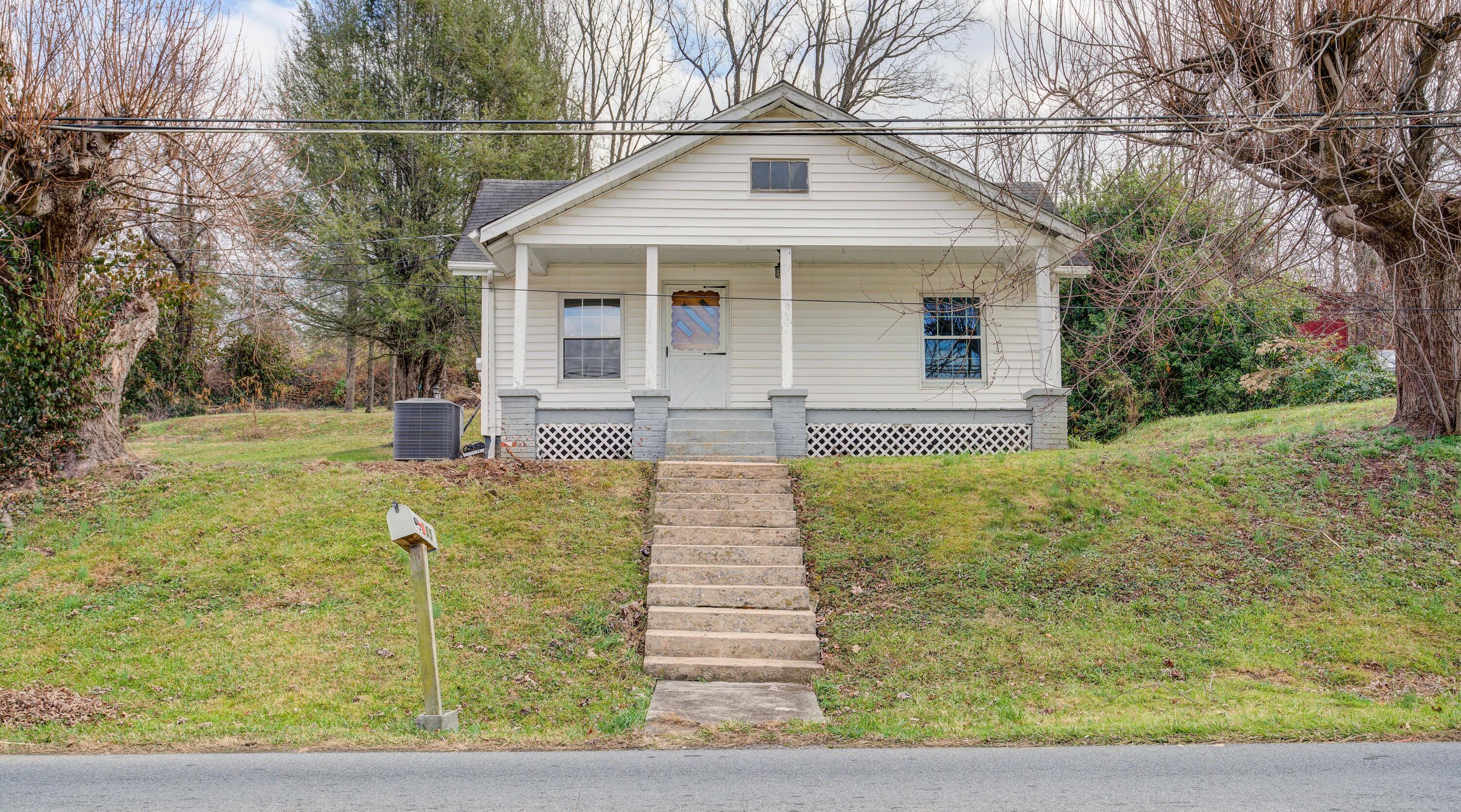3105 Siam Road Elizabethton, TN 37643 - Photo 2 of 25 Siam--24