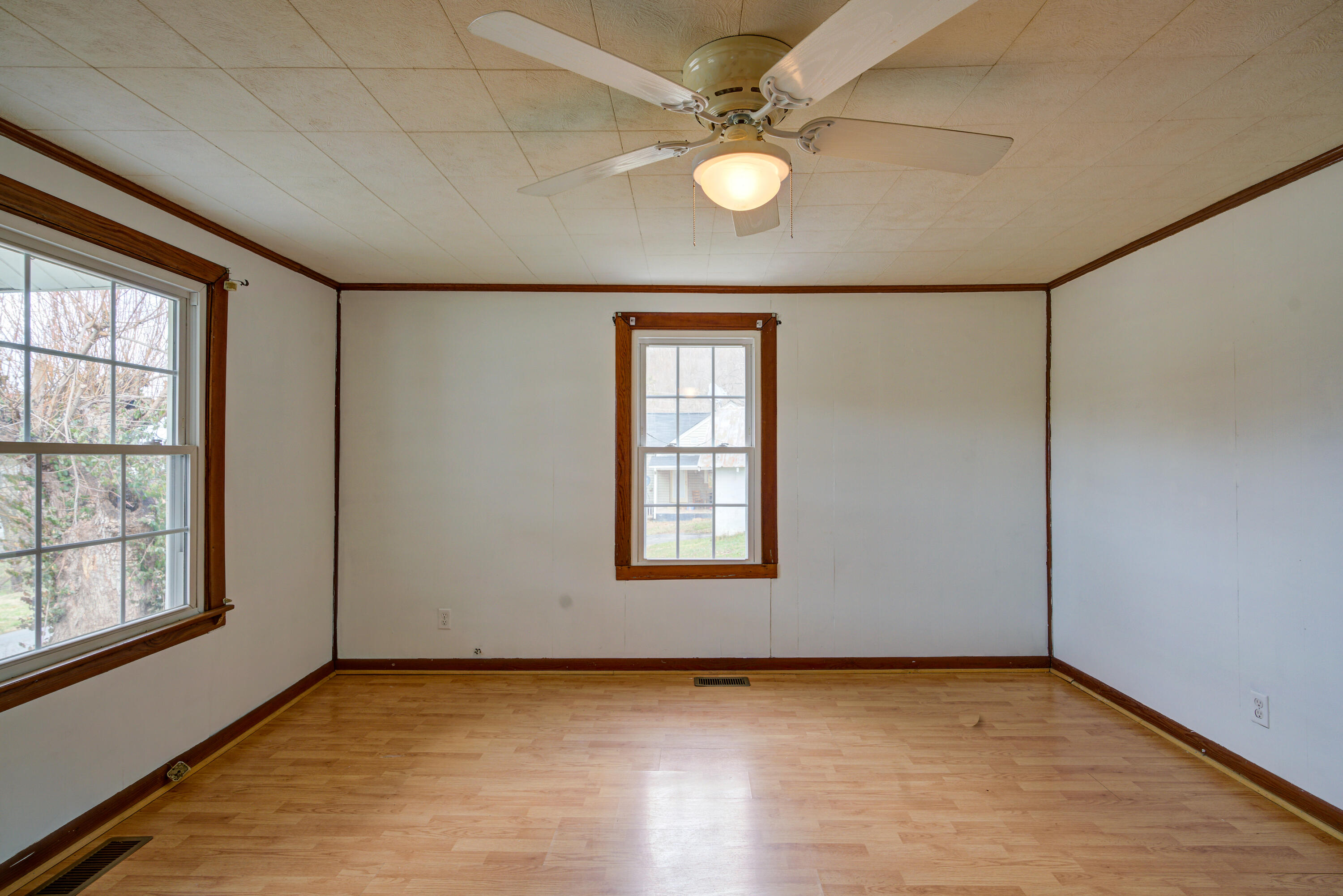 3105 Siam Road Elizabethton, TN 37643 - Photo 10 of 25 Siam--16
