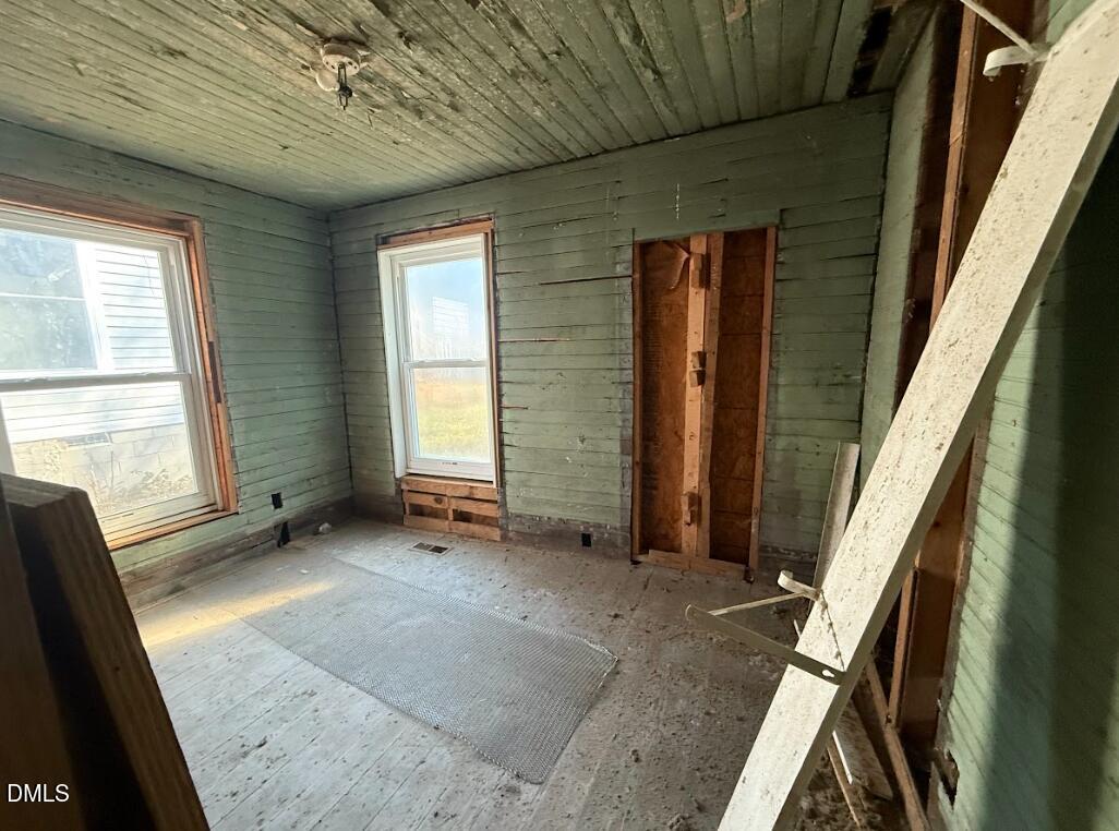 116 East Umstead Street Durham, NC 27707 - Photo 10 of 12 a view of an empty room with a window