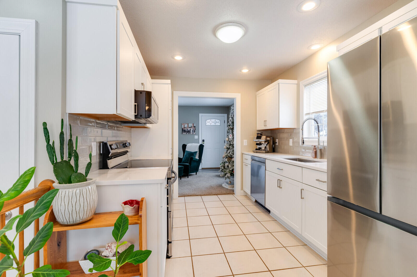 1714 30th Street South La Crosse, WI 54601 - Photo 14 of 26 14_1714_30thStS_Kitchen1_mls