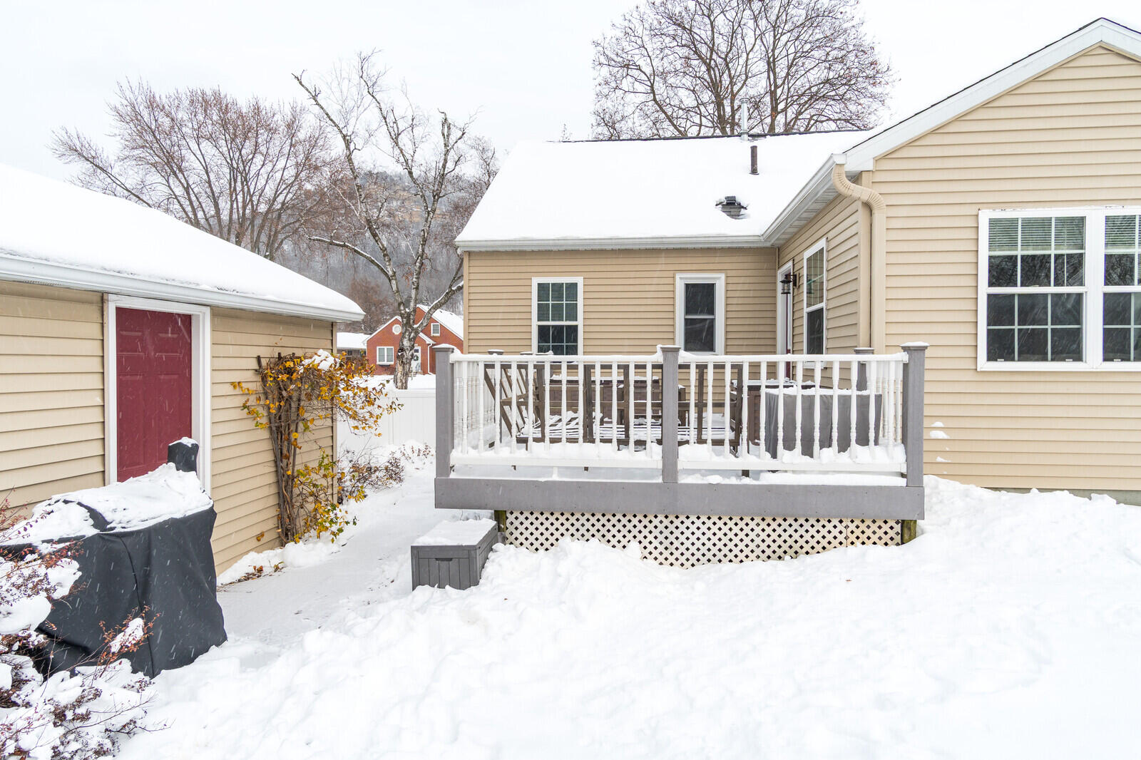 1714 30th Street South La Crosse, WI 54601 - Photo 8 of 26 08_1714_30thStS_Exterior8_mls