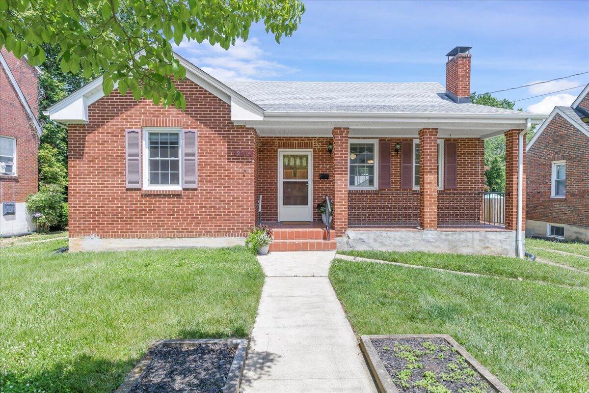2514 Weaver Road Southwest Roanoke, VA 24015 - Photo 1 of 33 2514 Weaver Rd SW