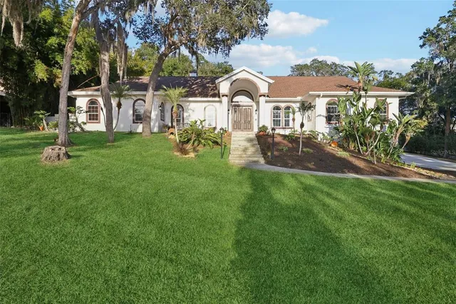 $2,100,000 | 16400 Lakeshore Drive, Minneola, FL 34715