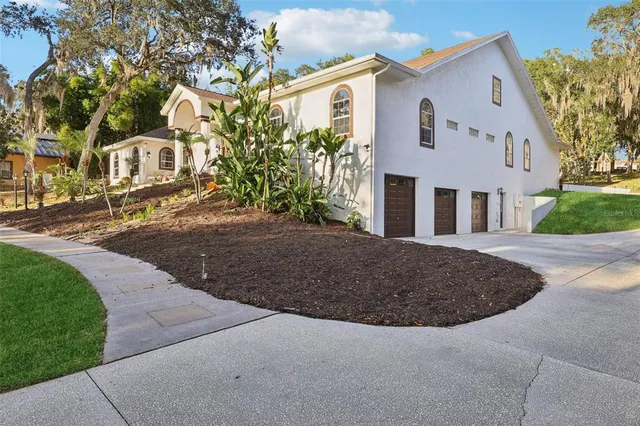 $2,100,000 | 16400 Lakeshore Drive, Minneola, FL 34715