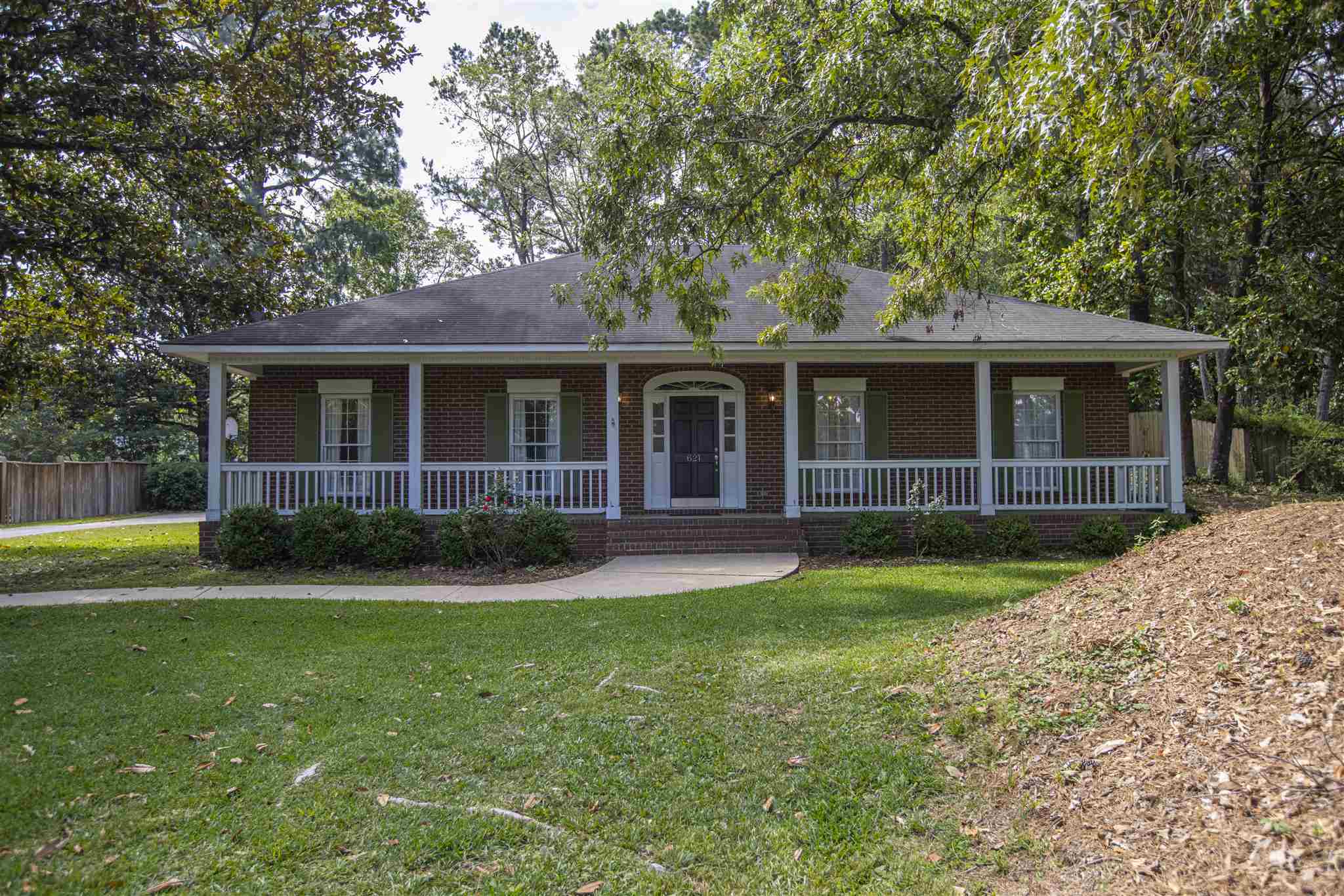 621 Southern Way Daphne, AL 36527 - Photo 1 of 43