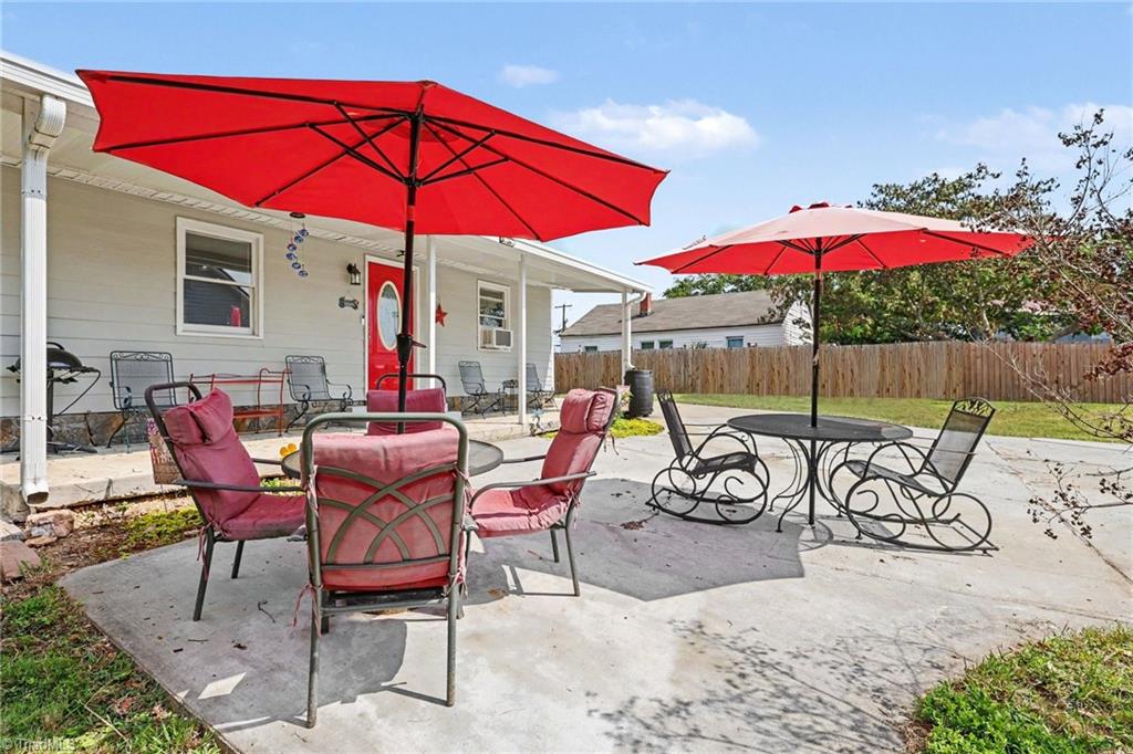 5883 Mendenhall Road Archdale, NC 27263 - Photo 5 of 28 Patio area