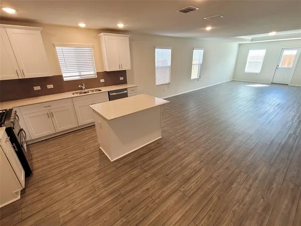 $2,195 | 1049 Knightly Lane, Haslet, TX 76052