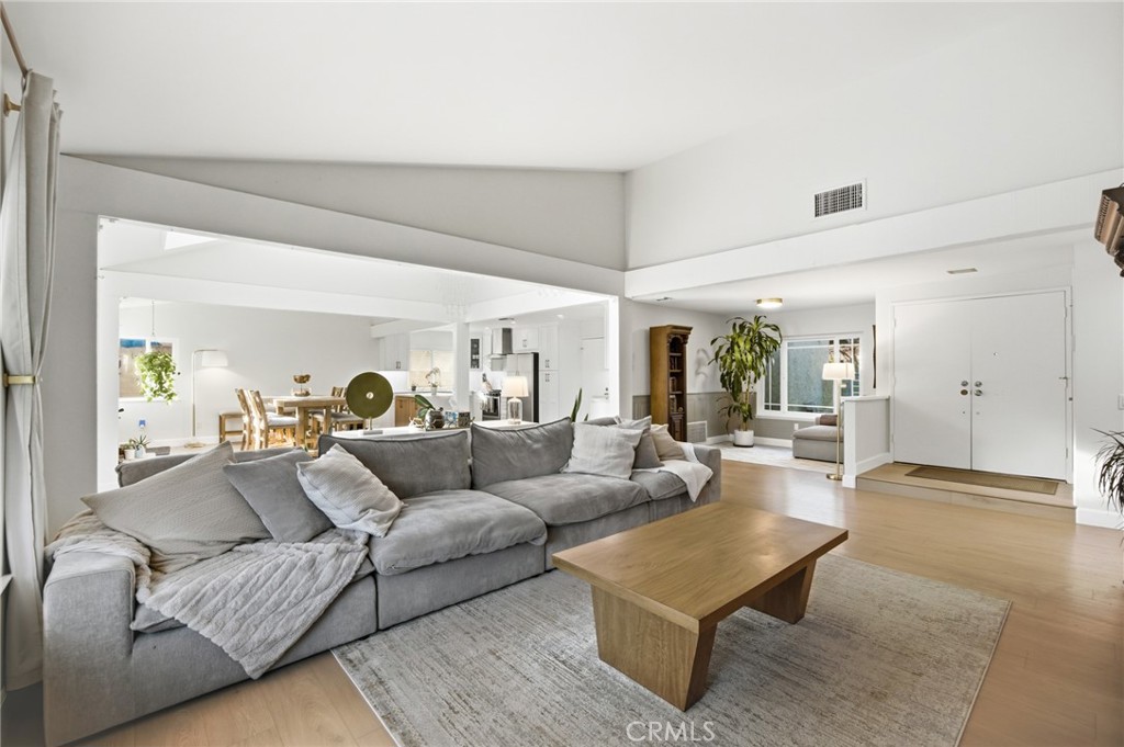 2961 Stacy Drive Simi Valley, CA 93063 - Photo 2 of 26