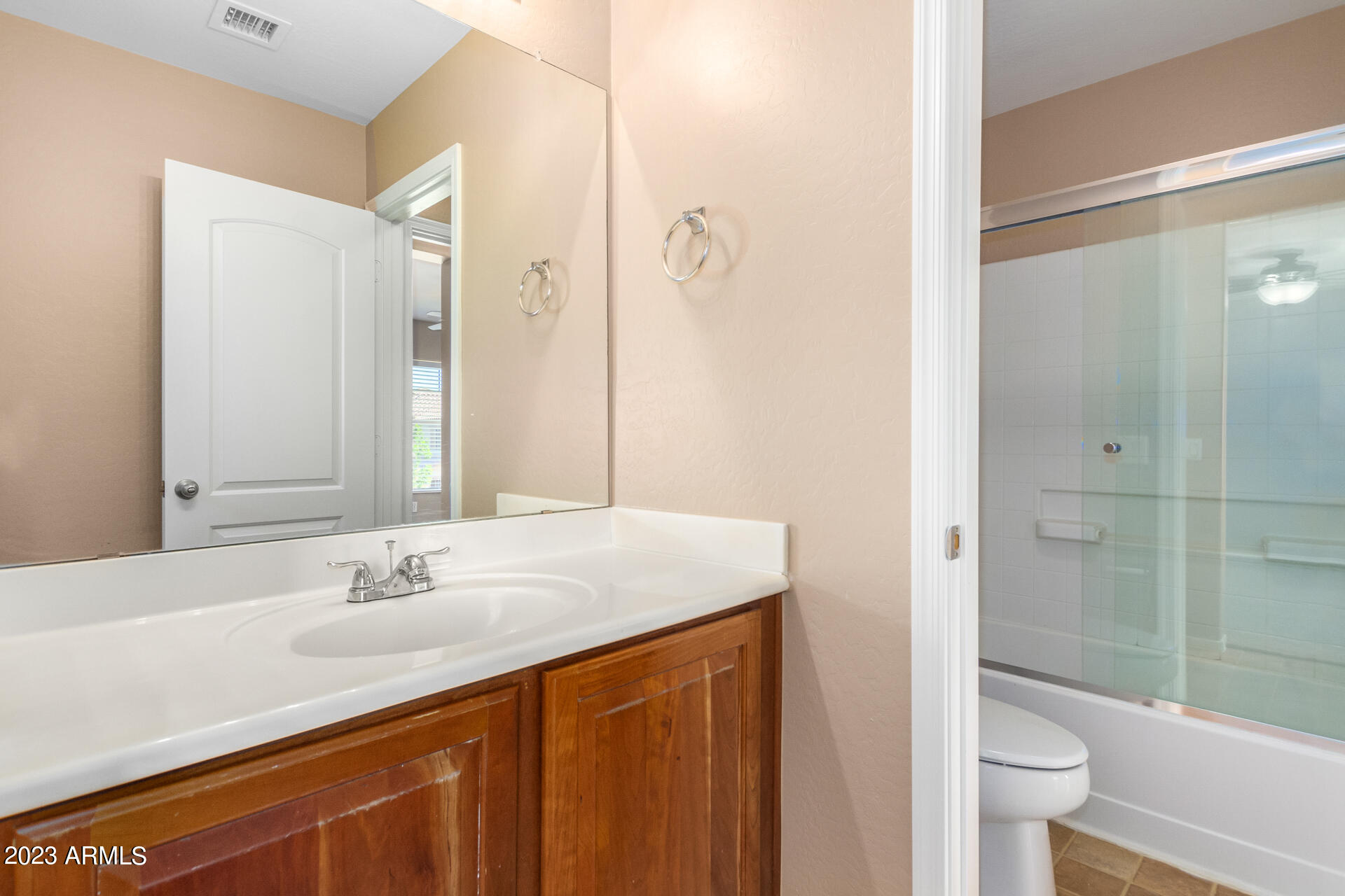 19499 North Leland Road Maricopa, AZ 85138 - Photo 24 of 38 24 Jack & Jill Bathroom