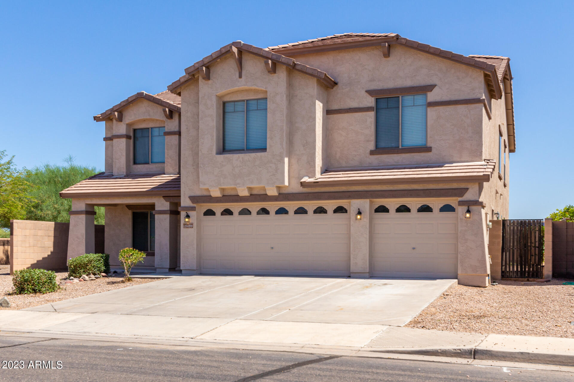 19499 North Leland Road Maricopa, AZ 85138 - Photo 3 of 38 03 Front