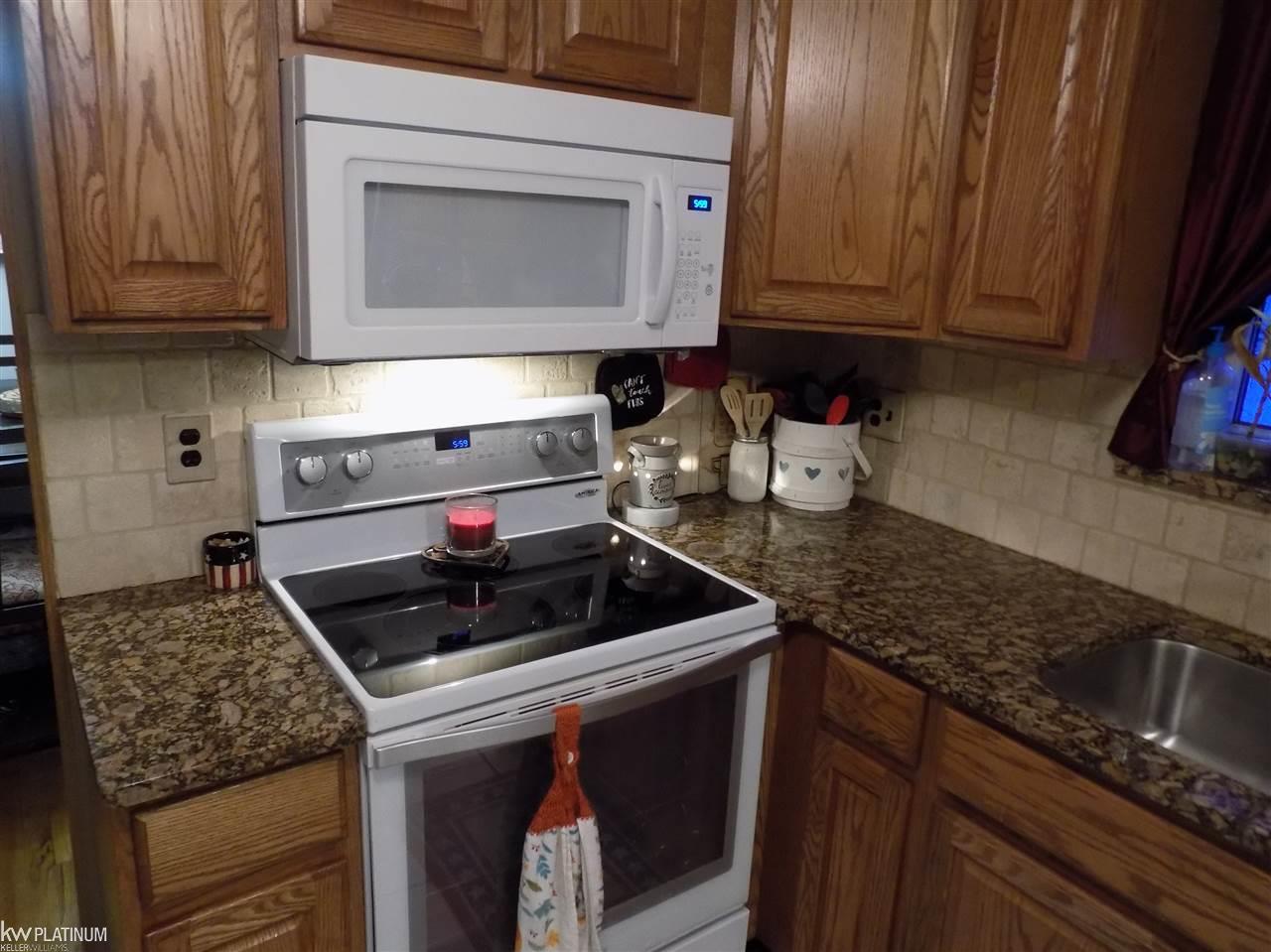 18609 Davidson Road Fraser, MI 48026 - Photo 26 of 30 31369913-25.JPG