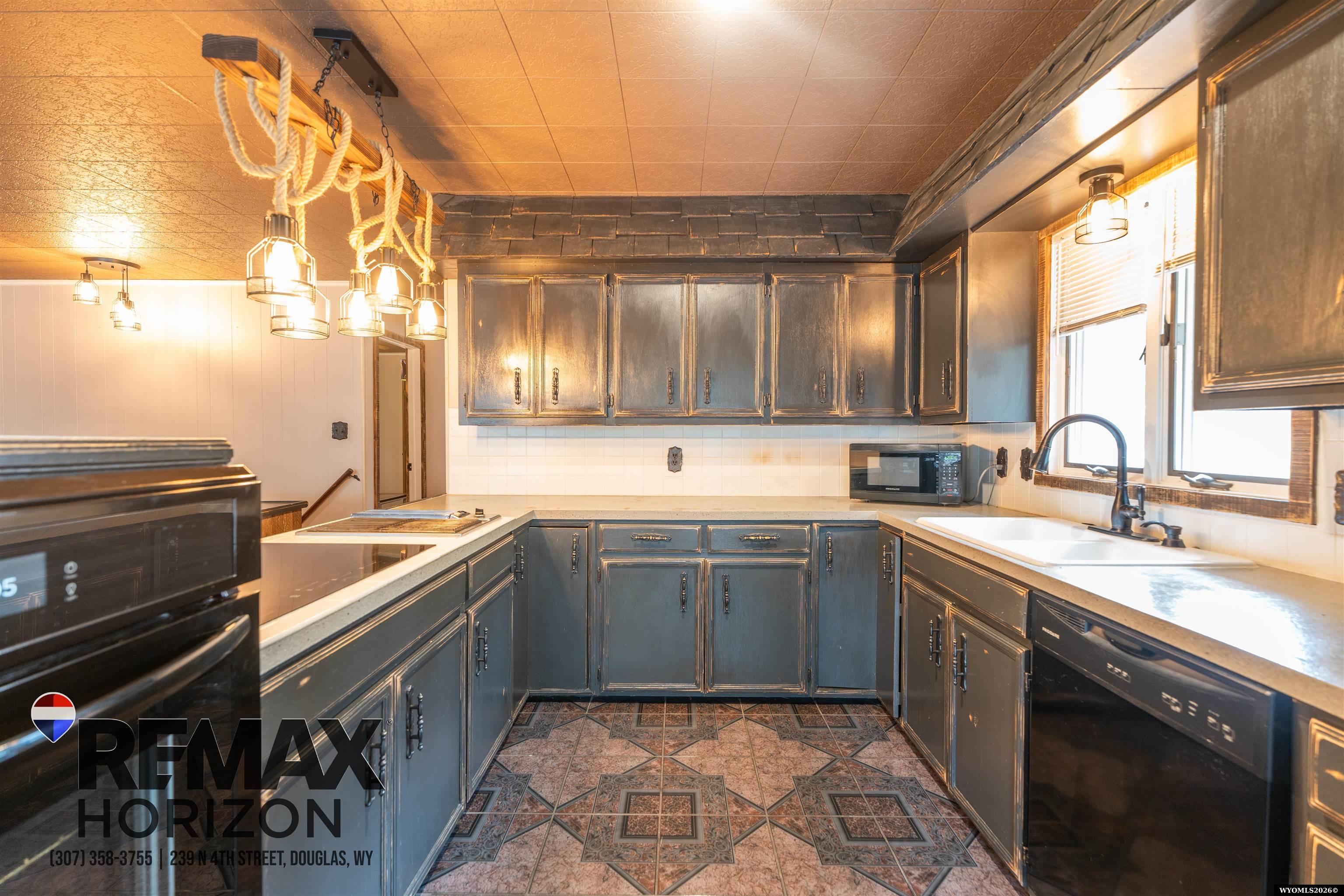 2928 Esterbrook Road Douglas, WY 82633 - Photo 16 of 42 Gallery Image 16