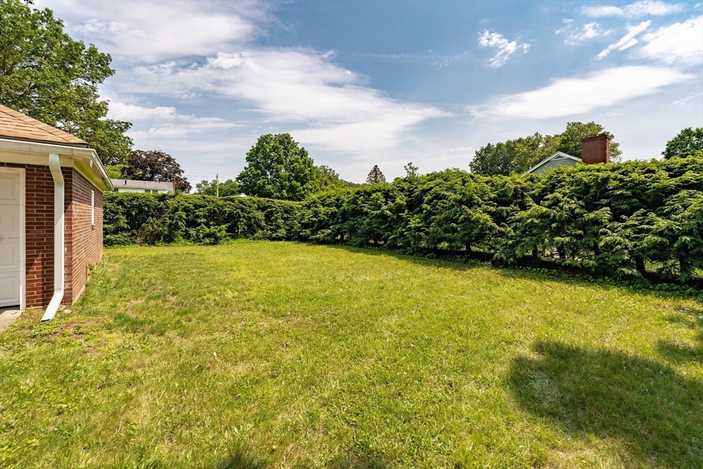 98 Ridgeway Street Westfield, MA 01085 - Photo 20 of 20 Gallery Image 20