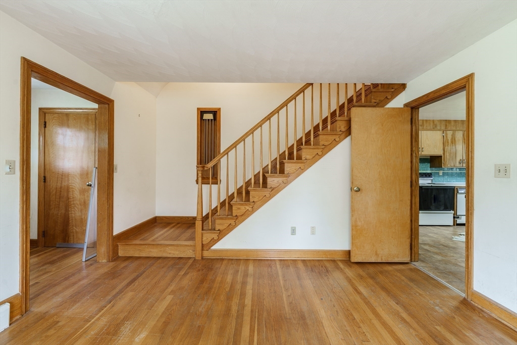 98 Ridgeway Street Westfield, MA 01085 - Photo 6 of 20 Gallery Image 6