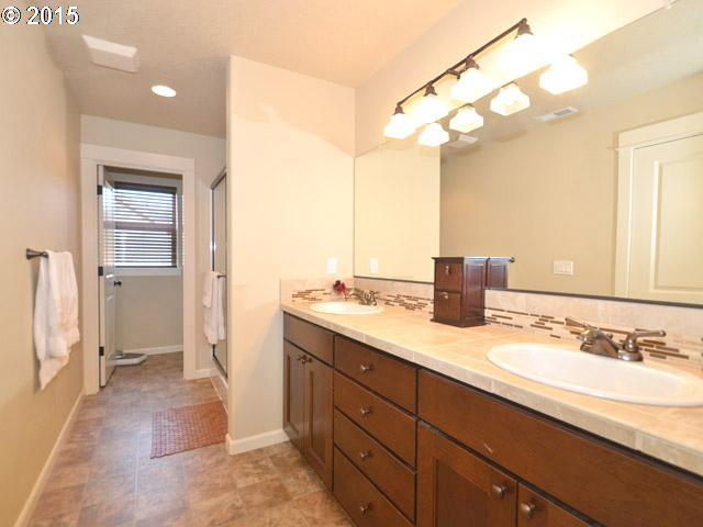 139 Lawton Road Oregon City, OR 97045 - Photo 12 of 14 Gallery Image 12