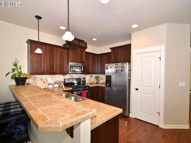 139 Lawton Road Oregon City, OR 97045 - Photo 5 of 14 Gallery Image 5