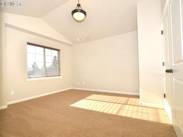 139 Lawton Road Oregon City, OR 97045 - Photo 8 of 14 Gallery Image 8