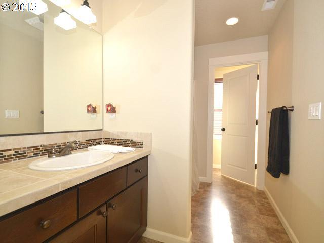 139 Lawton Road Oregon City, OR 97045 - Photo 9 of 14 Gallery Image 9