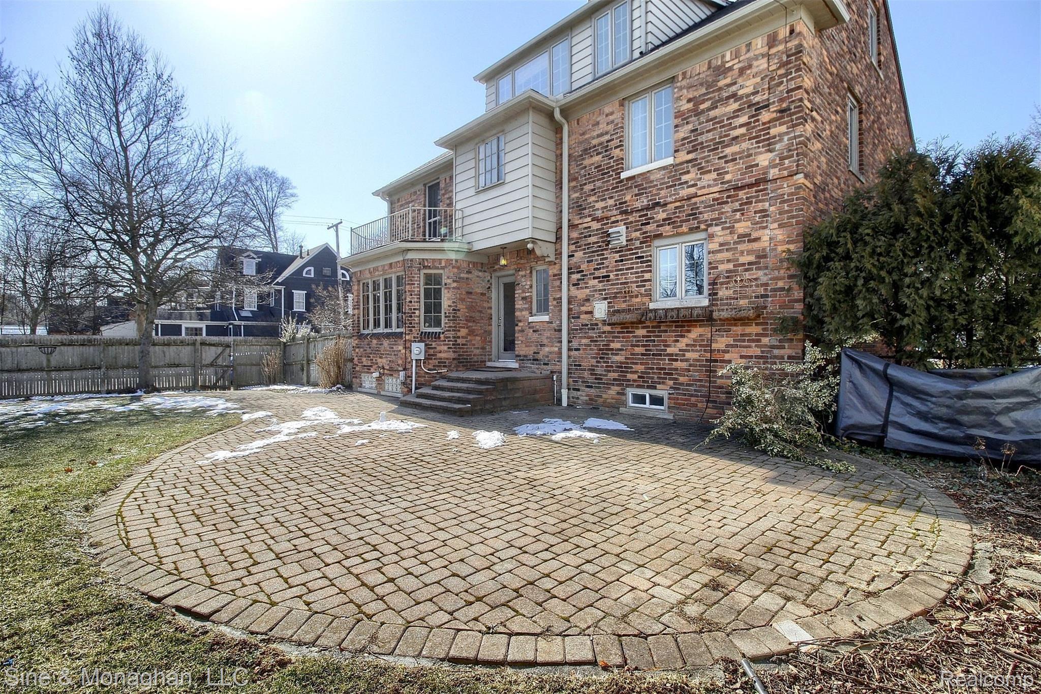 600 Lincoln Road Grosse Pointe, MI 48230 - Photo 29 of 37 30-Patio.jpg