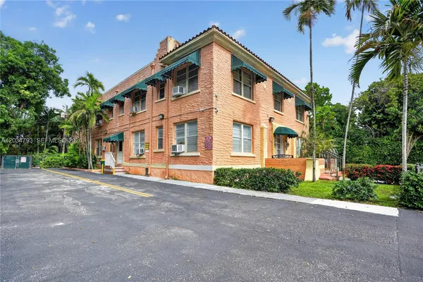 $1,850 | 3409 South Le Jeune Road, Unit 2, Coral Gables, FL 33134