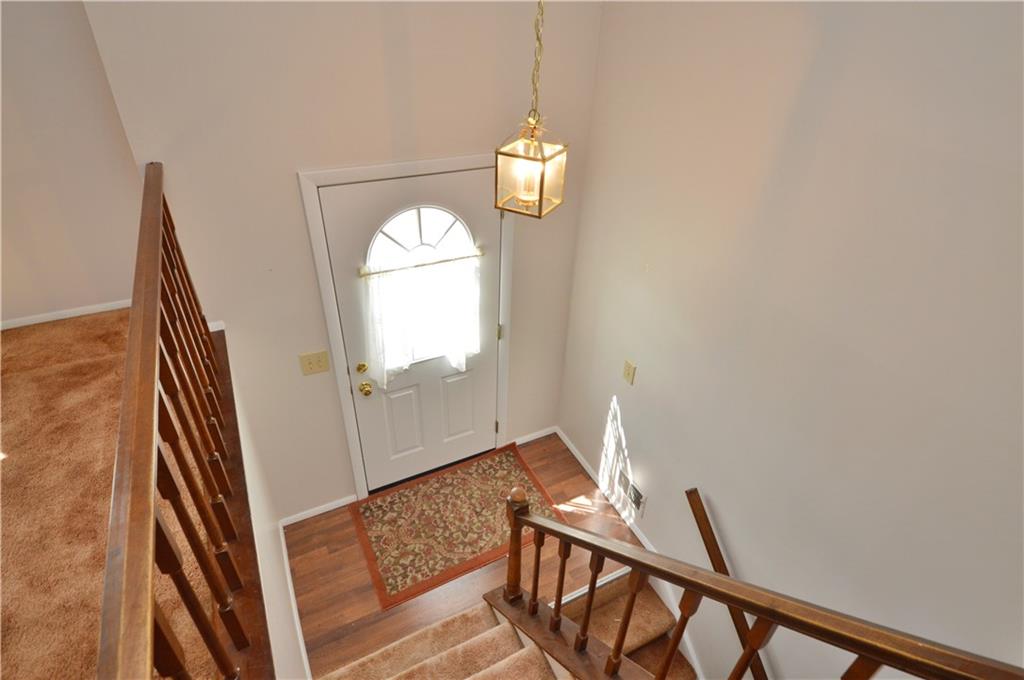 203 Macnab Drive Coraopolis, PA 15108 - Photo 4 of 32