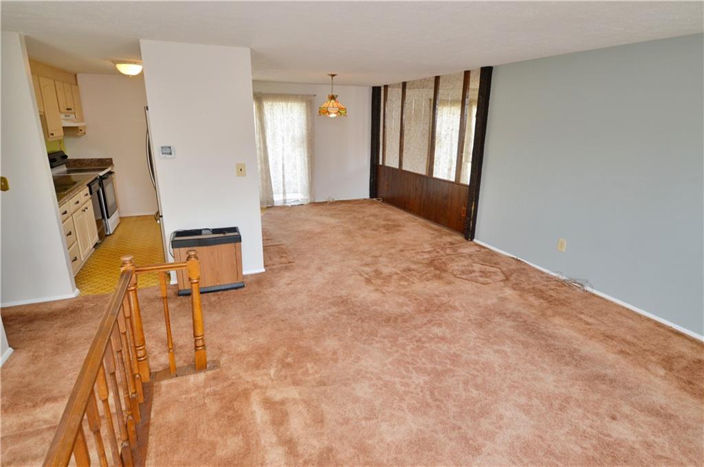 203 Macnab Drive Coraopolis, PA 15108 - Photo 7 of 32