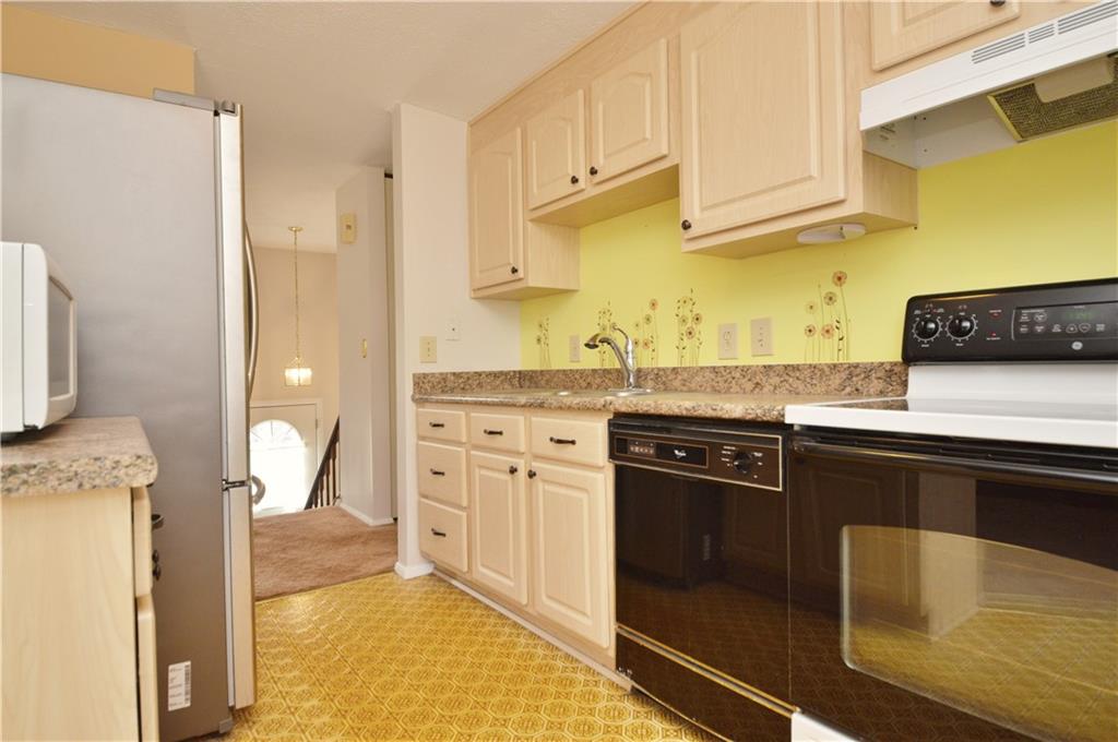 203 Macnab Drive Coraopolis, PA 15108 - Photo 8 of 32