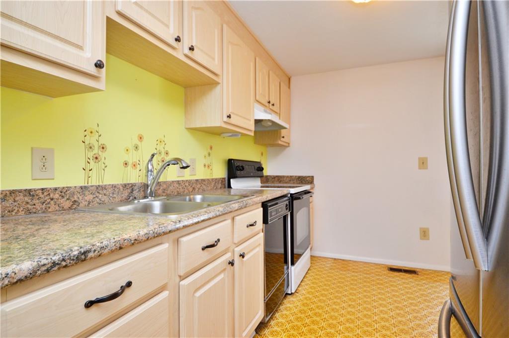 203 Macnab Drive Coraopolis, PA 15108 - Photo 10 of 32