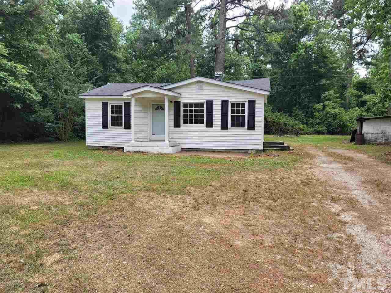 1555 Timothy Road Dunn, NC 28334 - Photo 5 of 19 Gallery Image 5