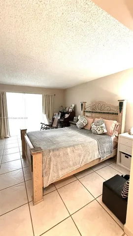 $320,000 | 13700 Southwest 62nd Street, Unit 250, Miami, FL 33183
