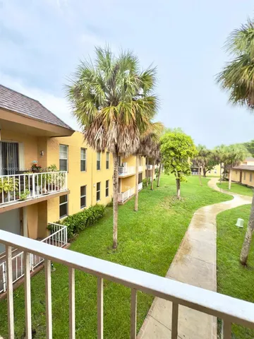 $320,000 | 13700 Southwest 62nd Street, Unit 250, Miami, FL 33183