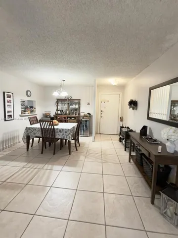 $320,000 | 13700 Southwest 62nd Street, Unit 250, Miami, FL 33183