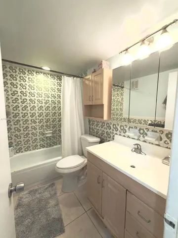 $320,000 | 13700 Southwest 62nd Street, Unit 250, Miami, FL 33183