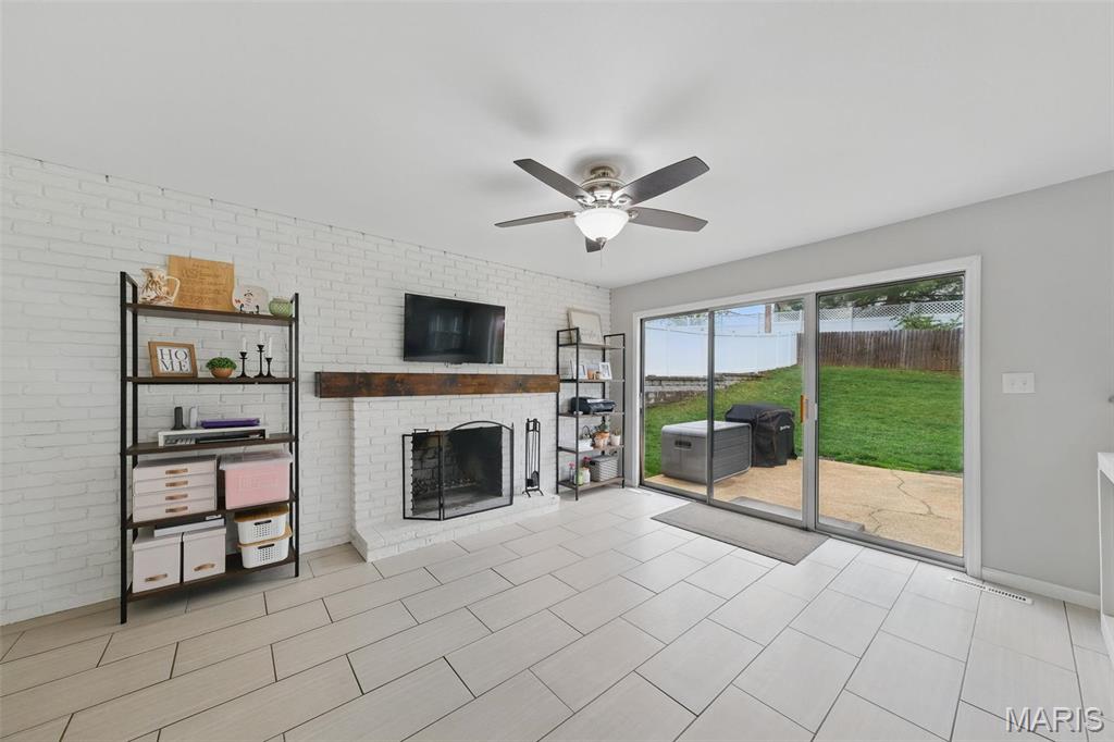 348 Providence Road Ballwin, MO 63011 - Photo 5 of 32